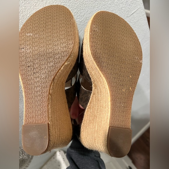 Michael kors wedged heels - Picture 5 of 6